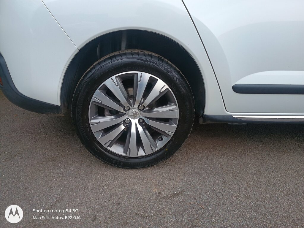 Peugeot 3008 1.6 E-hdi Active White #25