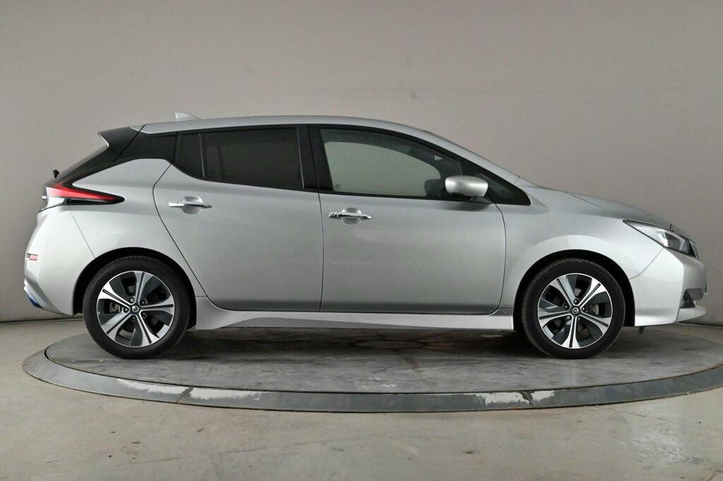 Nissan Leaf 40Kwh Tekna Hatchback EY22SFE Silver #3