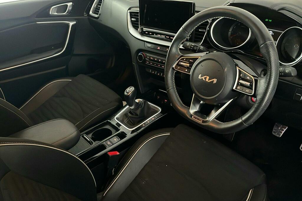 Kia Xceed 3 Grey #10