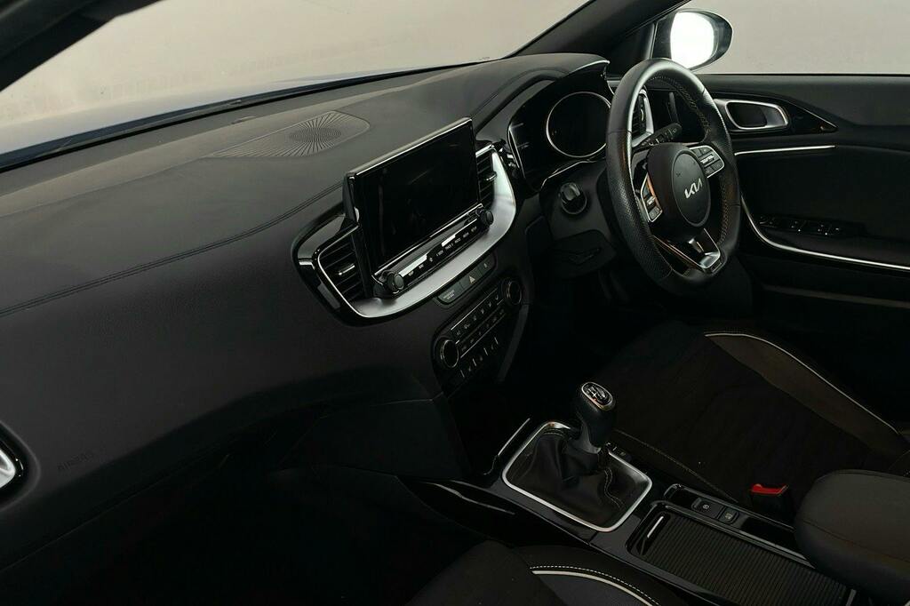Kia Xceed 3 Grey #22