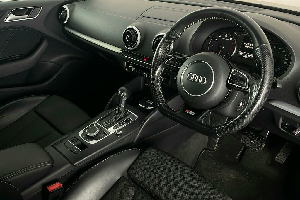 Audi A3 2.5 Rs3 Sportback Quattro Black #10