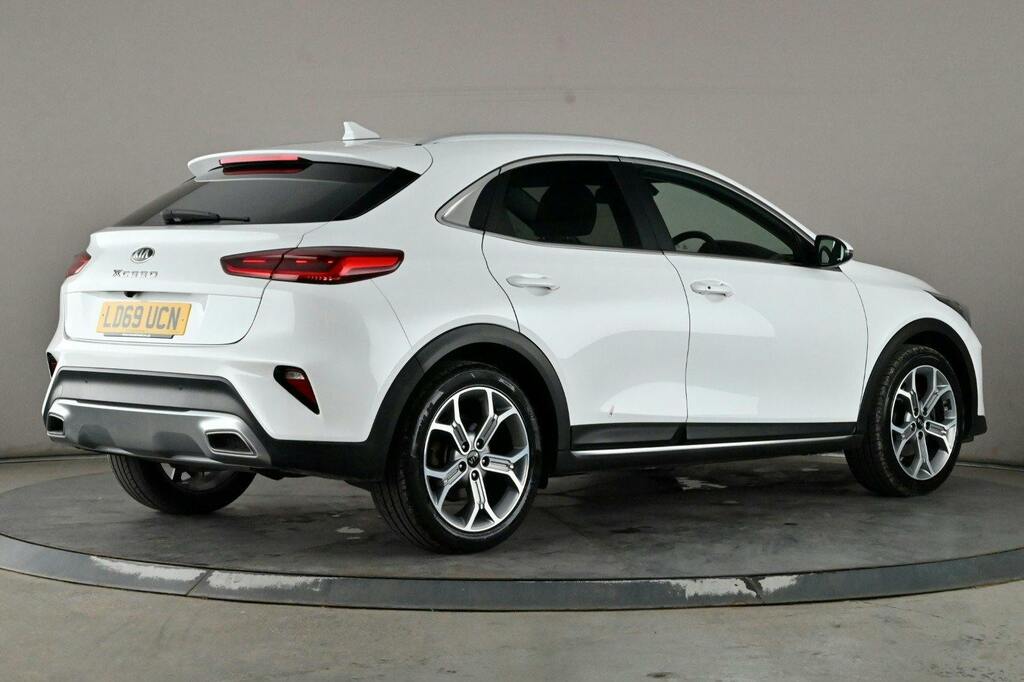 Kia Xceed 1.4 T Gdi 3 Suv Dct Ss White #6