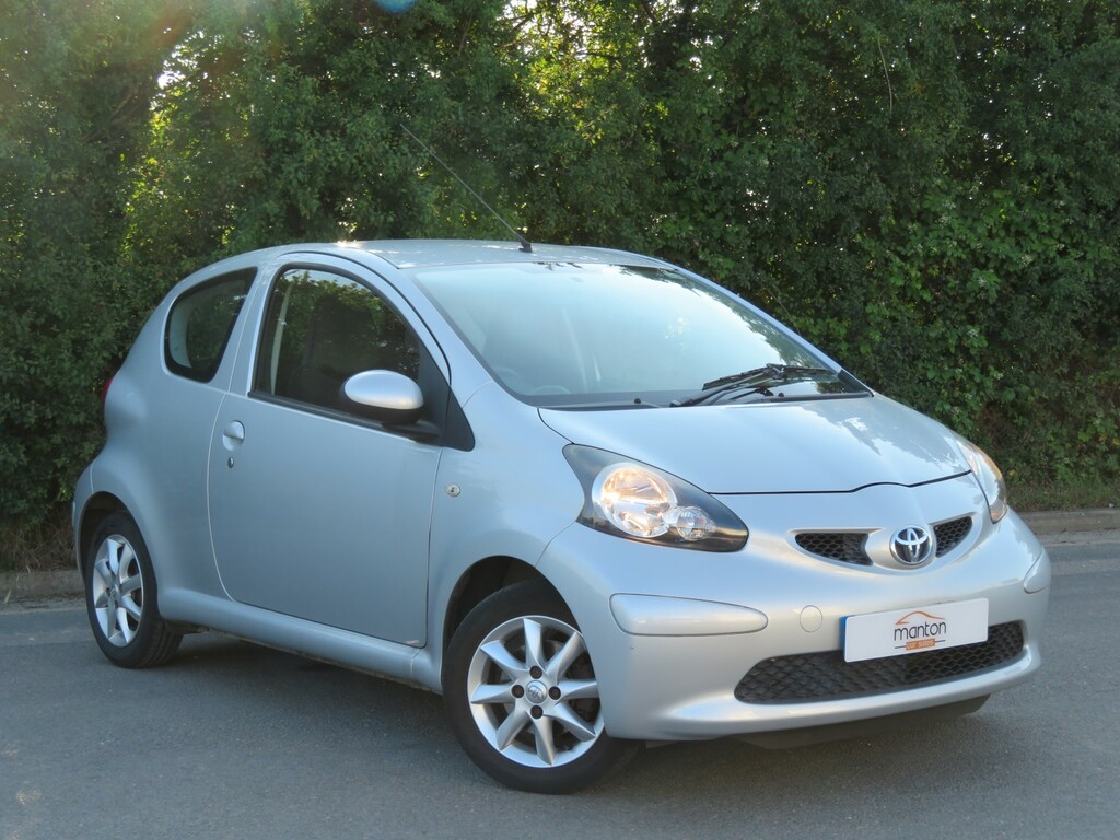 Toyota Aygo Hatchback 2005 - 2012 30K Silver