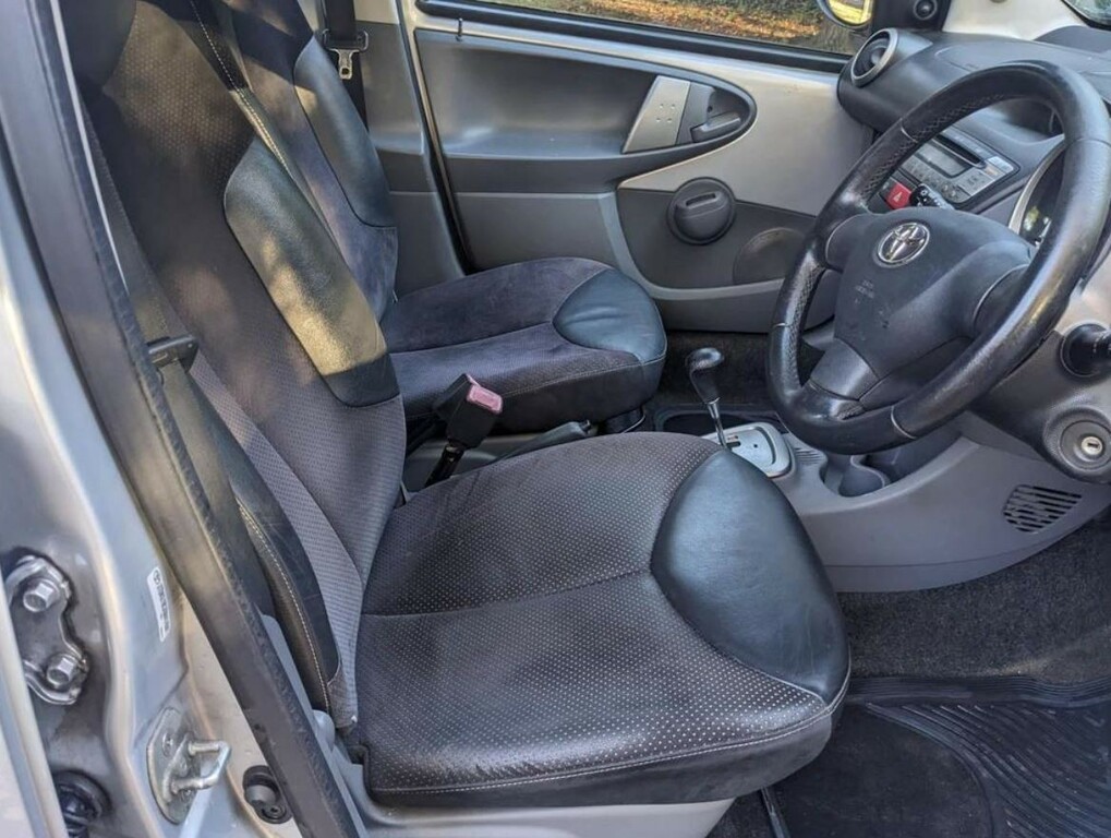 Toyota Aygo Hatchback #11
