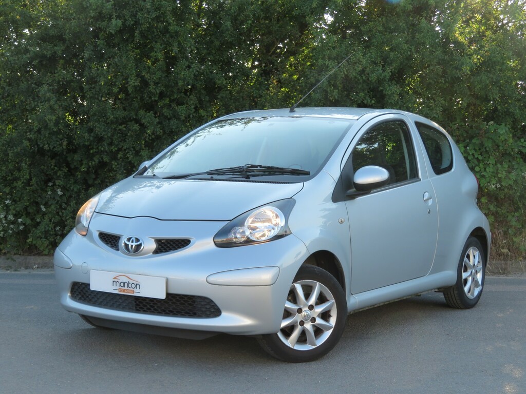Toyota Aygo Hatchback 2005 - 2012 30K Silver #2