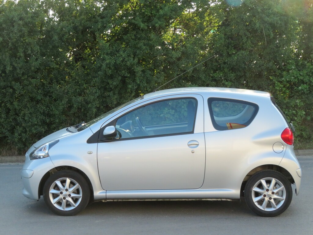 Toyota Aygo Hatchback #7