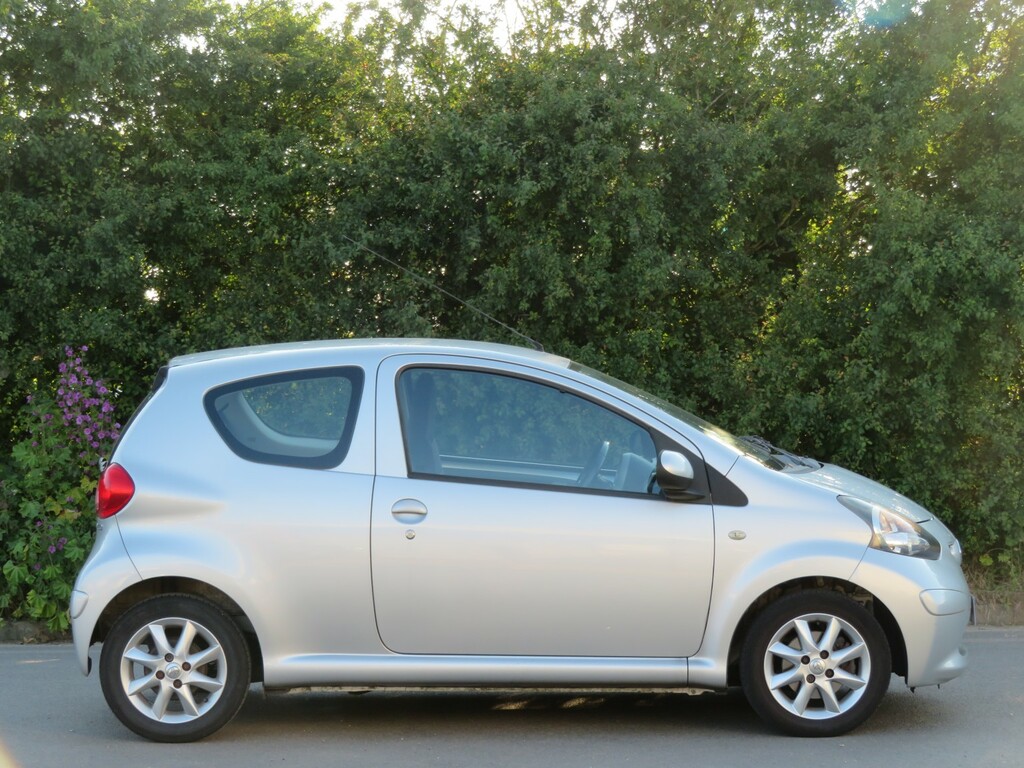 Toyota Aygo Hatchback 2005 - 2012 30K Silver #4