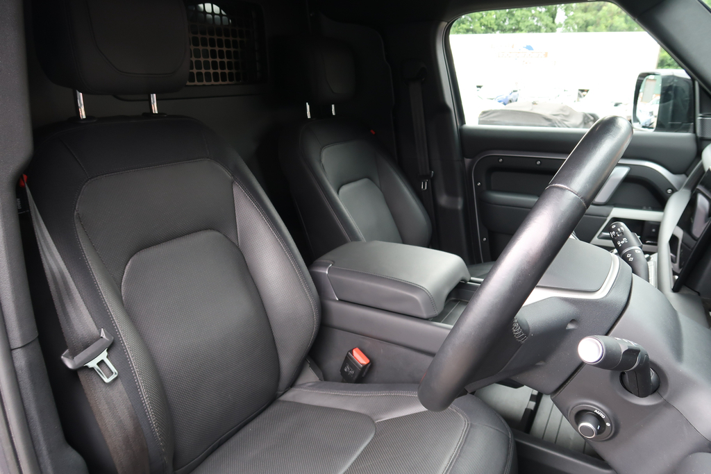 Land Rover Defender New Defender P525 #26