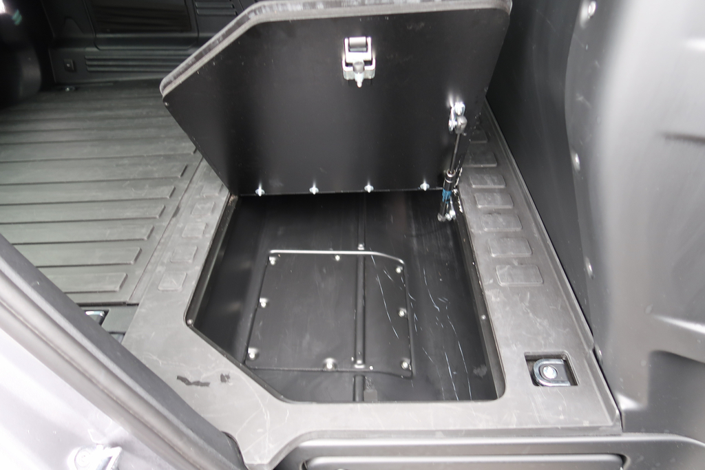 Land Rover Defender New Defender P525 #40