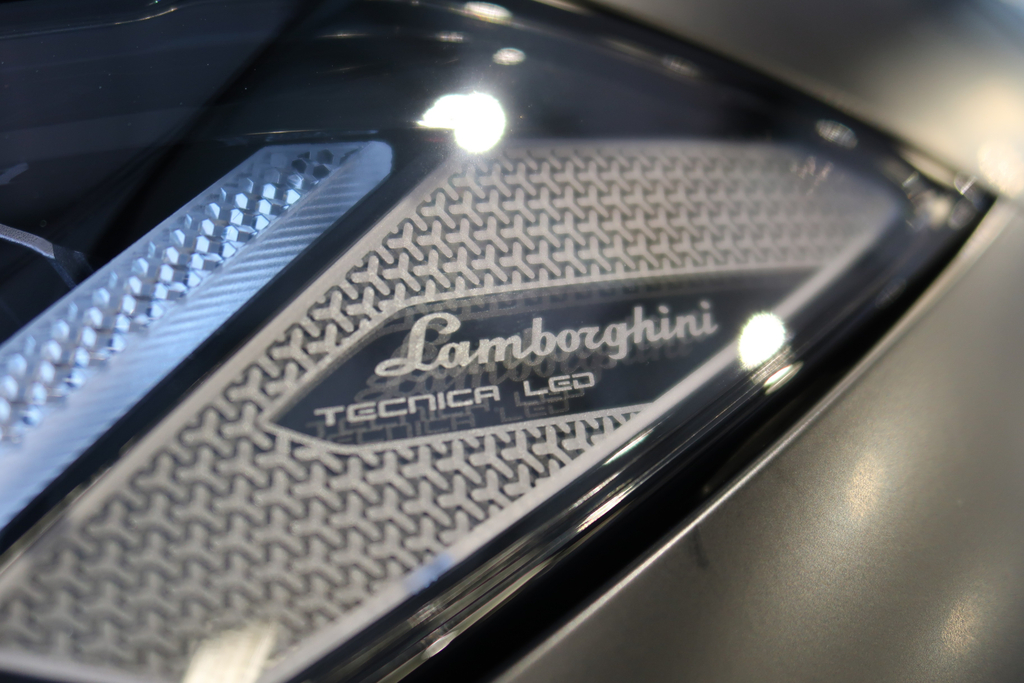 Lamborghini Urus Se #16