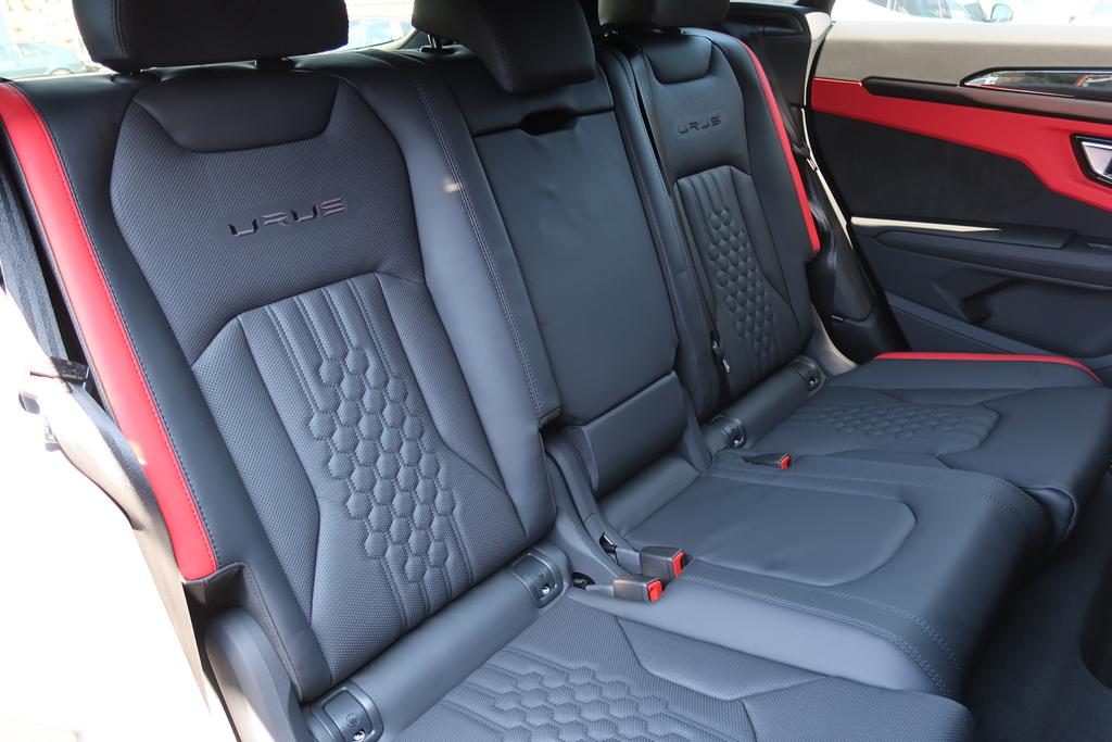 Lamborghini Urus Se #40