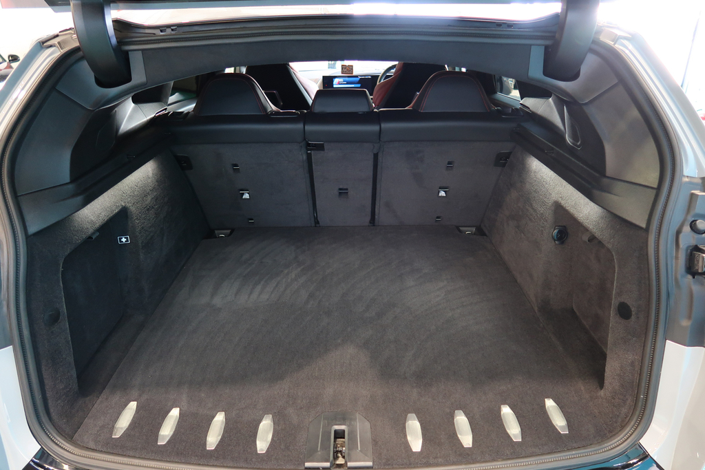 BMW XM Estate Black #50