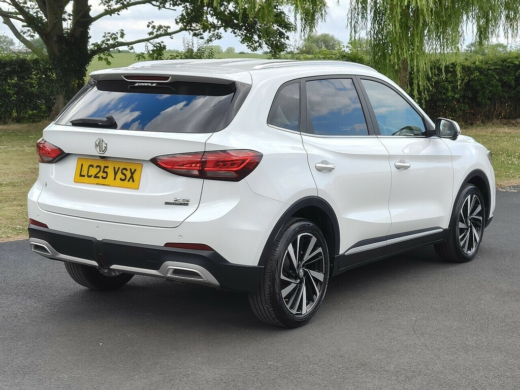 MG ZS Hybrid Trophy LC25YSX White #2