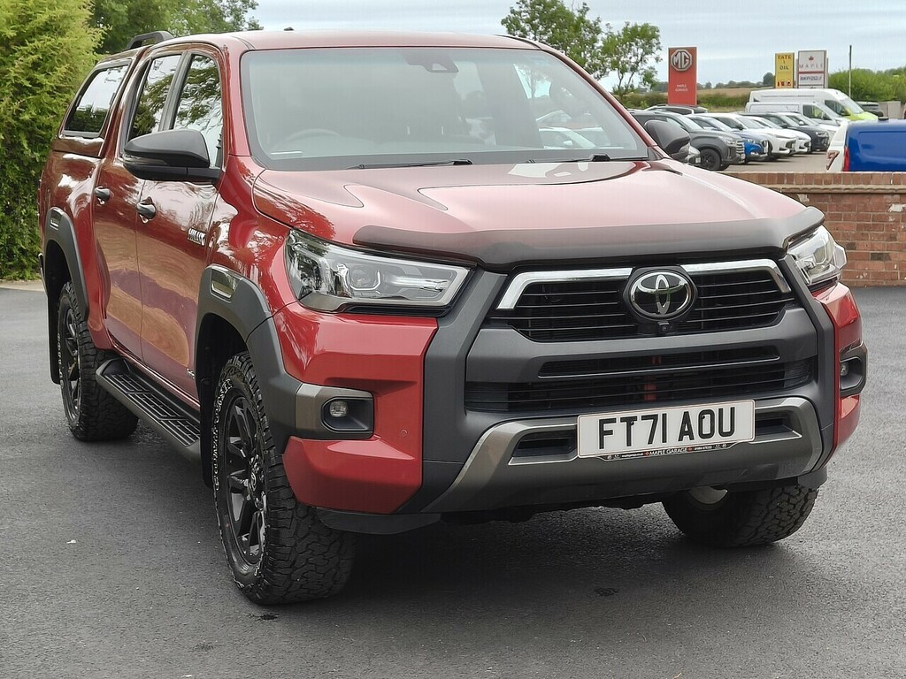 Toyota HILUX D-4d Invincible X Canopy Red #5
