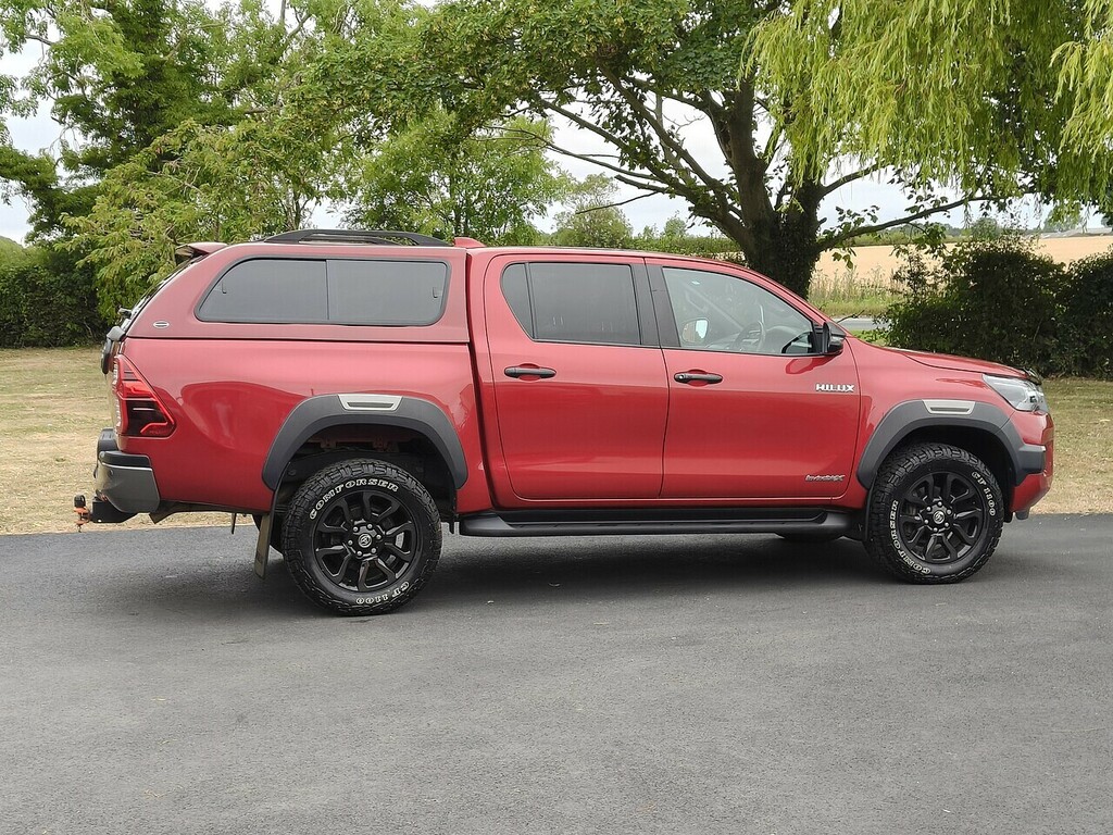 Toyota HILUX D-4d Invincible X Canopy Red #4