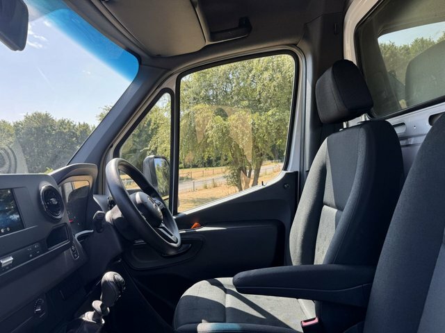 Mercedes-Benz Sprinter 2L Premium White #10