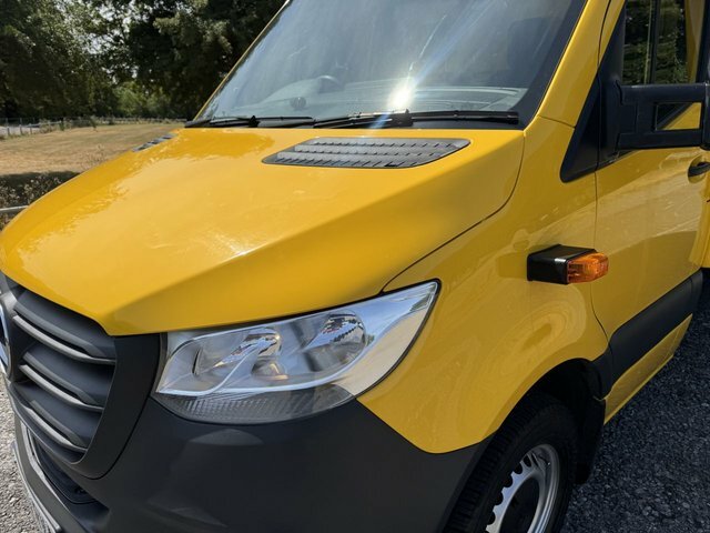Mercedes-Benz Sprinter 2.1 314Cdi 3.5T. Luton Large Tail Lift Air Con Rwd Yellow #6
