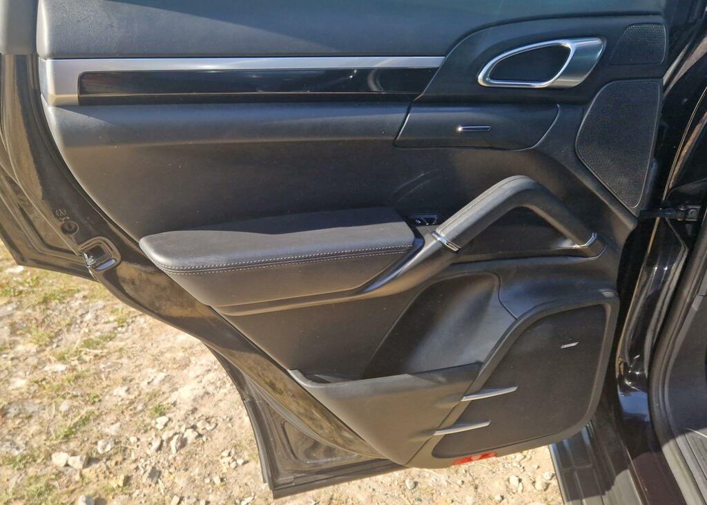 Porsche Cayenne V8 Turbo S Tiptronic Black #56
