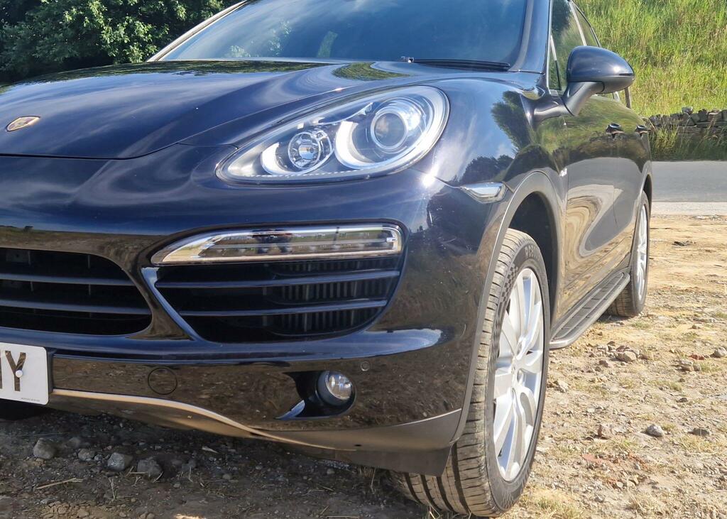 Porsche Cayenne V8 Turbo S Tiptronic Black #35