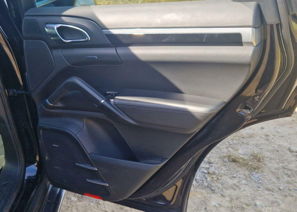 Porsche Cayenne V8 Turbo S Tiptronic Black #58