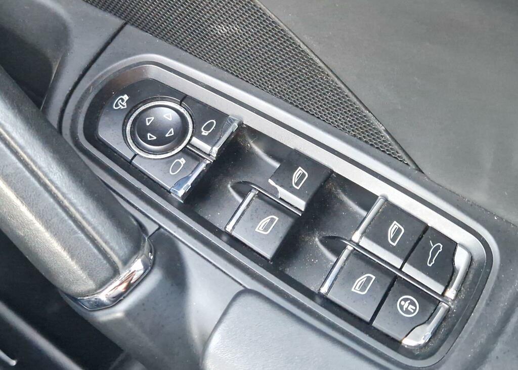 Porsche Cayenne V8 Turbo S Tiptronic Black #87