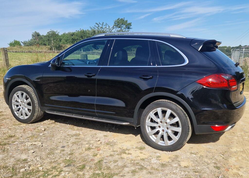 Porsche Cayenne V8 Turbo S Tiptronic Black #18