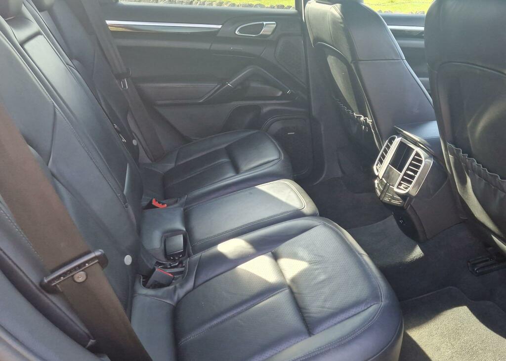 Porsche Cayenne V8 Turbo S Tiptronic Black #64