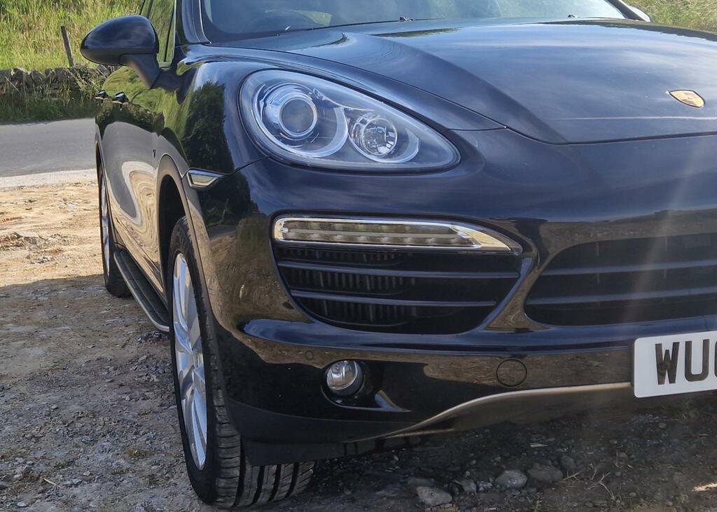 Porsche Cayenne V8 Turbo S Tiptronic Black #36