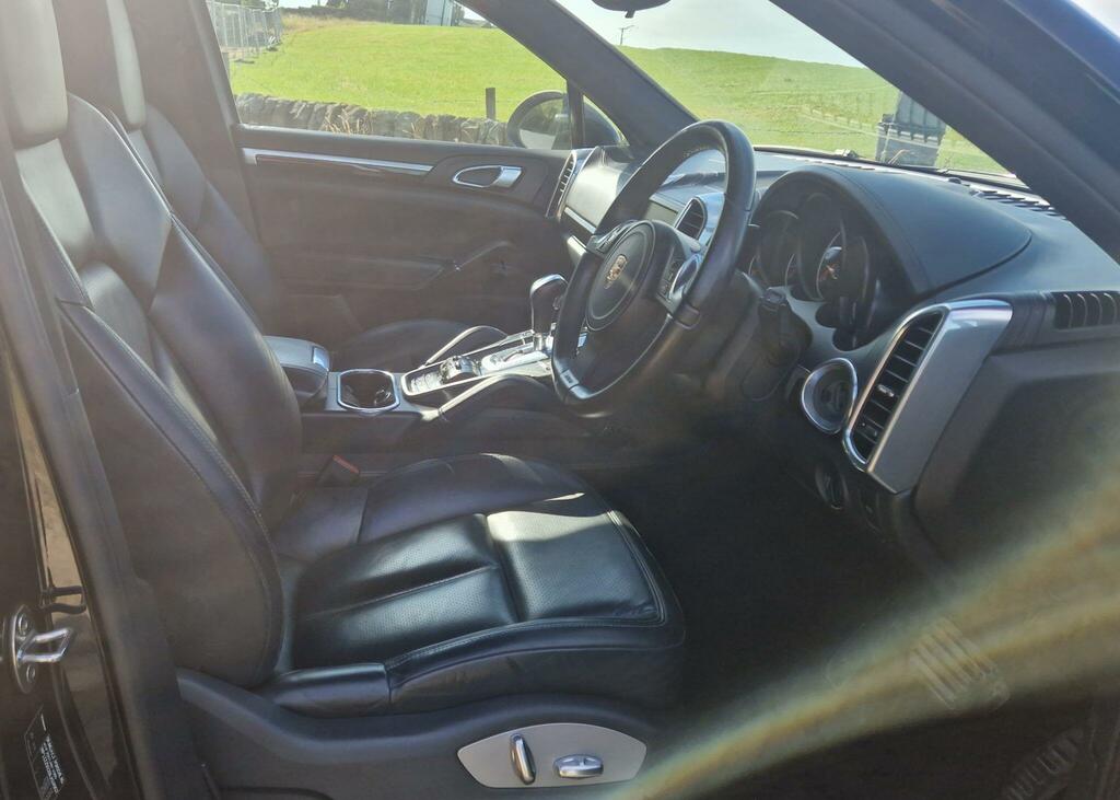 Porsche Cayenne V8 Turbo S Tiptronic Black #61