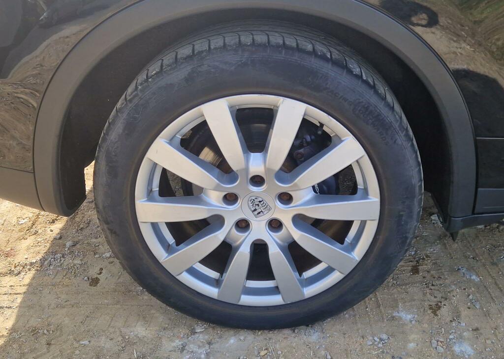 Porsche Cayenne V8 Turbo S Tiptronic Black #41