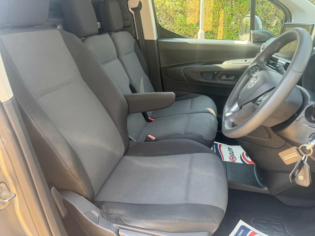 Vauxhall Combo 1.5 Turbo D Se 7 Seat Estate Blue #11
