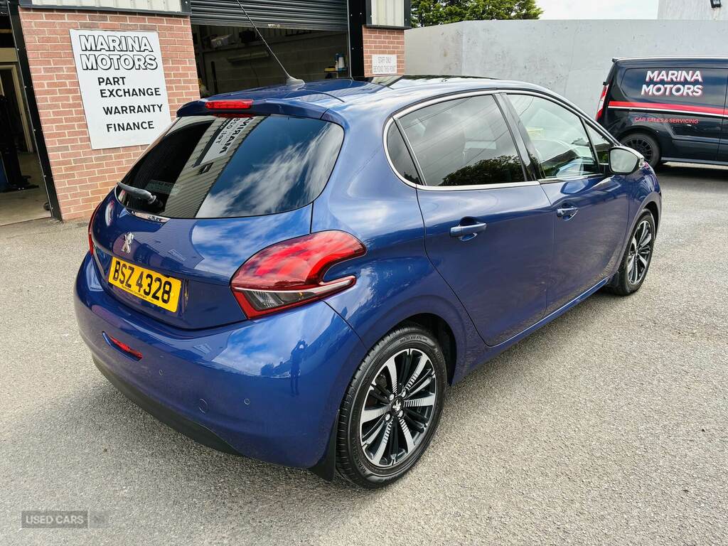 Peugeot 208 1.2 Puretech Allure Premium Blue #3