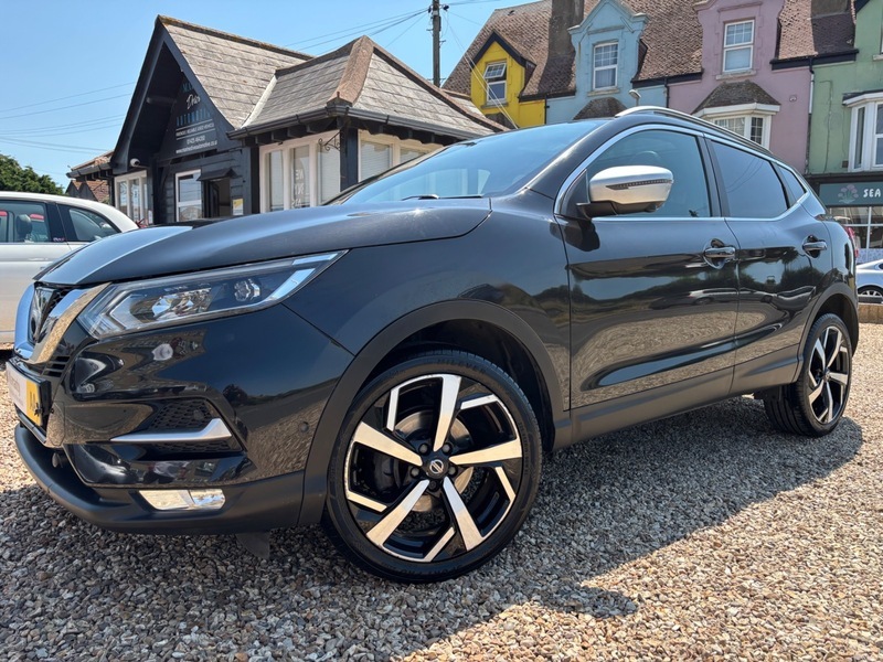 Nissan Qashqai 1.2 Dig-t Tekna Suv LP67EHY Black #3