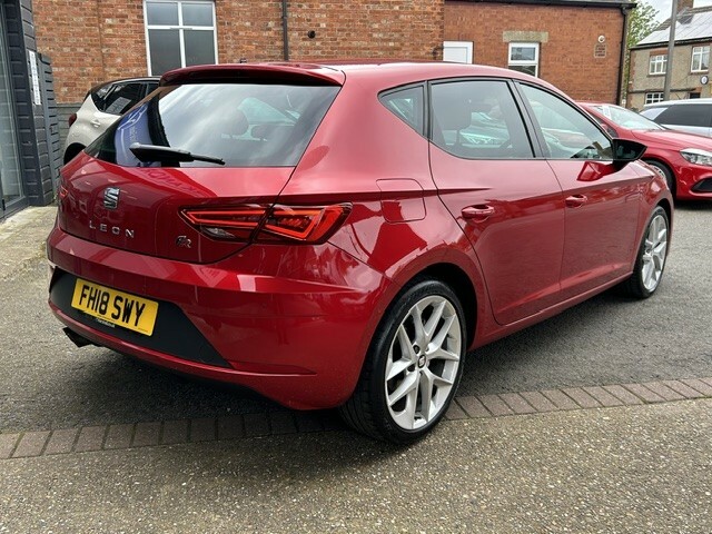 Seat Leon Hatchback 1.4 Tsi Fr Technology 2018 FH18SWY Red #3