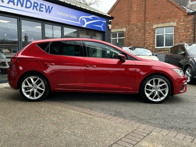 Seat Leon Hatchback 1.4 Tsi Fr Technology 2018 FH18SWY Red #2