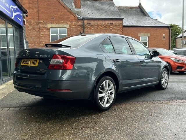 Skoda Octavia Hatchback 1.6 Tdi Scr Se L 2019 WU69LHO Grey #3