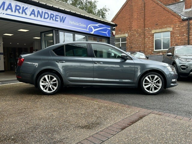 Skoda Octavia Hatchback 1.6 Tdi Scr Se L 2019 WU69LHO Grey #2