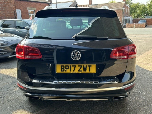 Volkswagen Touareg 3.0 Tdi V6 Bluemotion Tech R-line Plus Black #4