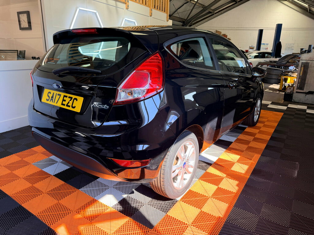 Ford Fiesta Fiesta Hatchback Black #3