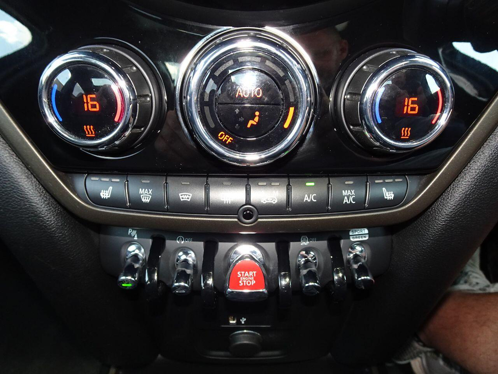 Mini Countryman 1.5 Cooper Classic Suv 136 Ps Black #24