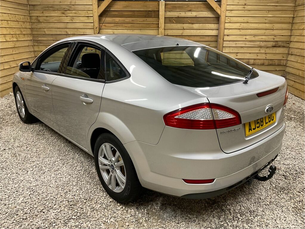 Ford Mondeo Zetec Hatchback Silver #4