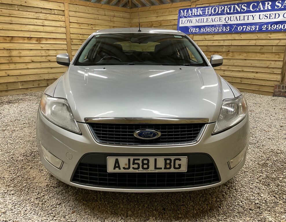 Ford Mondeo Zetec Hatchback Silver #2
