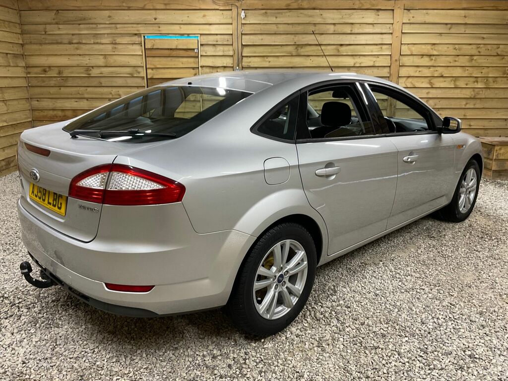 Ford Mondeo Zetec Hatchback Silver #6
