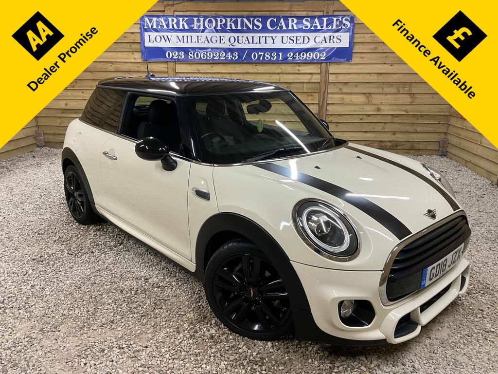 Mini Hatch Cooper Hatchback White