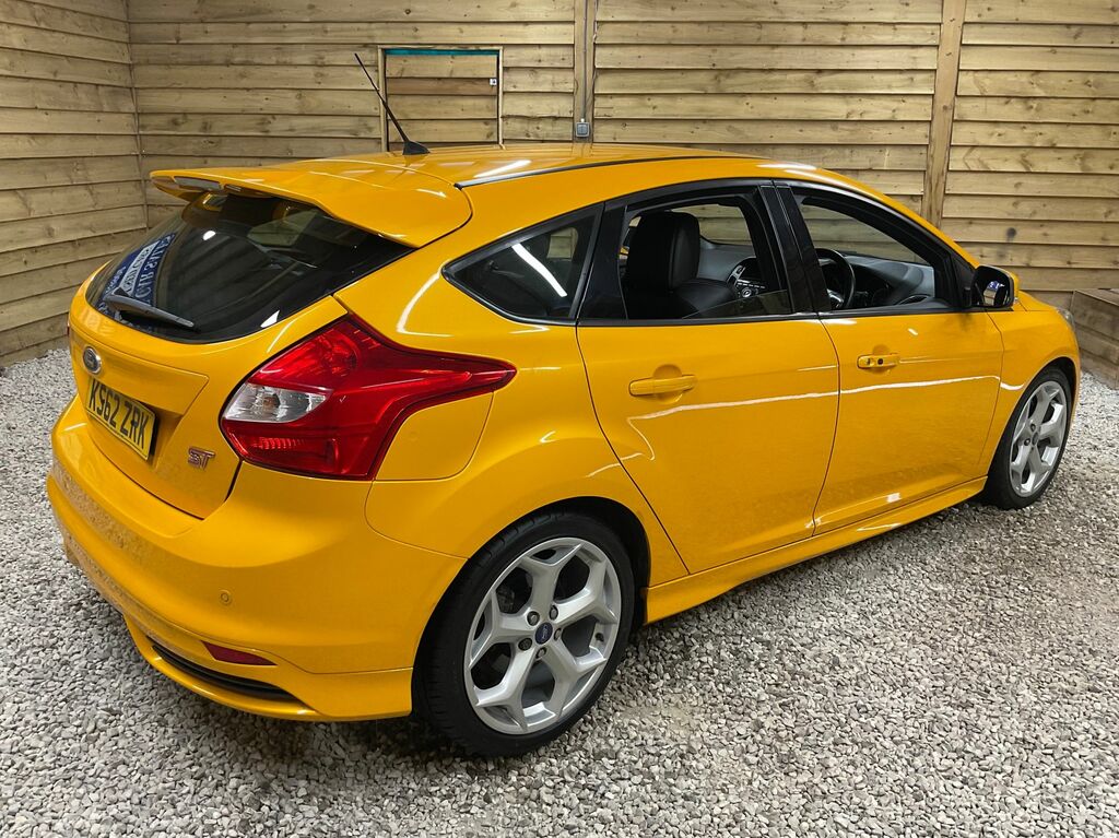 Ford Focus Ecoboost St-3 Hatchback Yellow #6