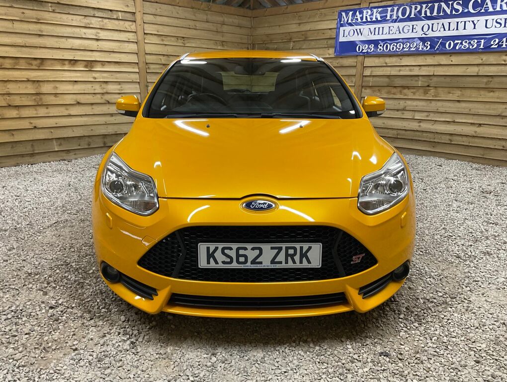 Ford Focus Ecoboost St-3 Hatchback Yellow #2
