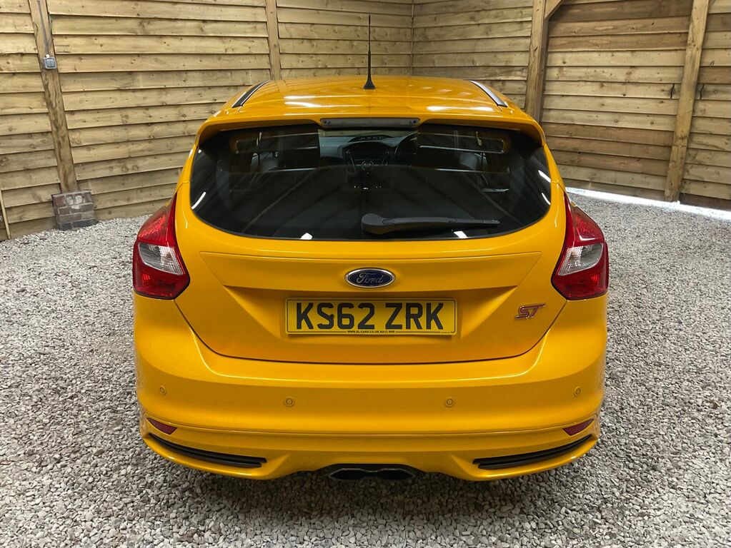 Ford Focus Ecoboost St-3 Hatchback Yellow #5