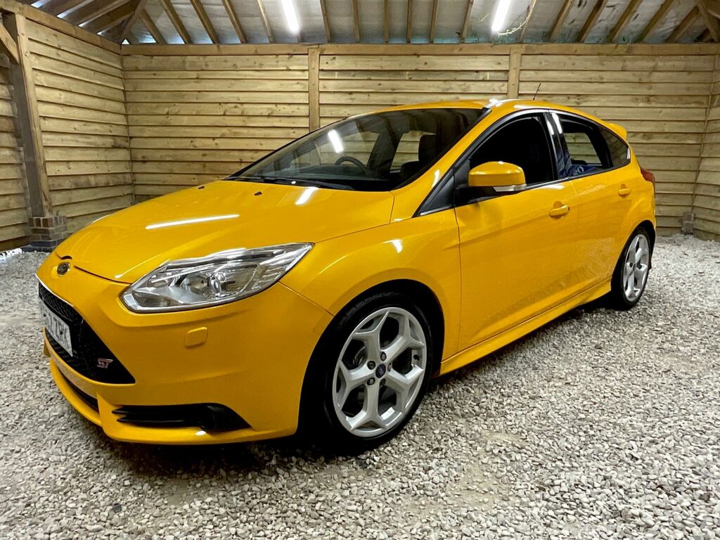 Ford Focus Ecoboost St-3 Hatchback Yellow #3