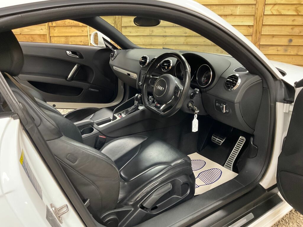 Audi TT 2.0 Tfsi Black Edition Euro 5 Ss Red #13