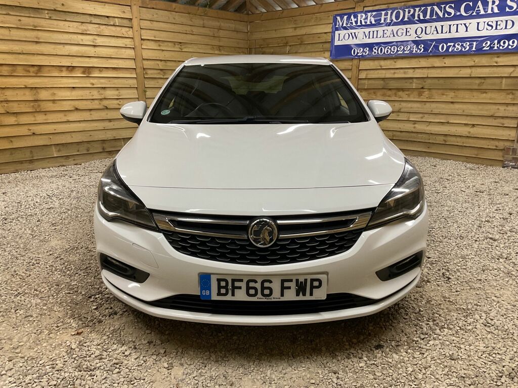 Vauxhall Astra Turbo Sri Hatchback White #2